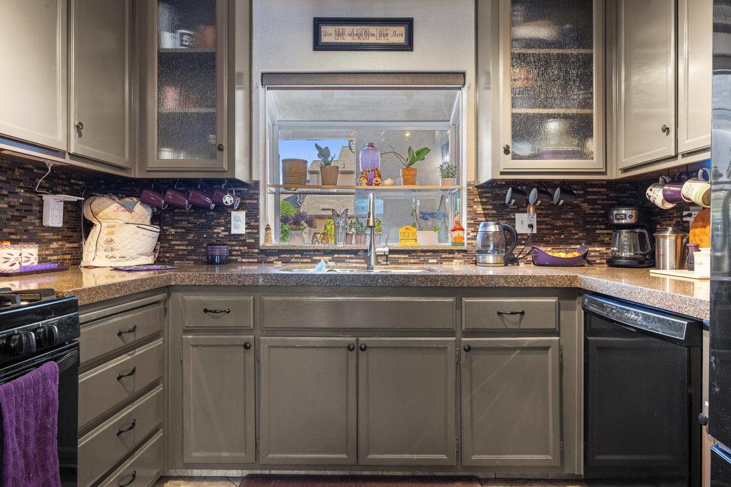 1137 Cedar Creek Dr #4, Modesto, CA 95355