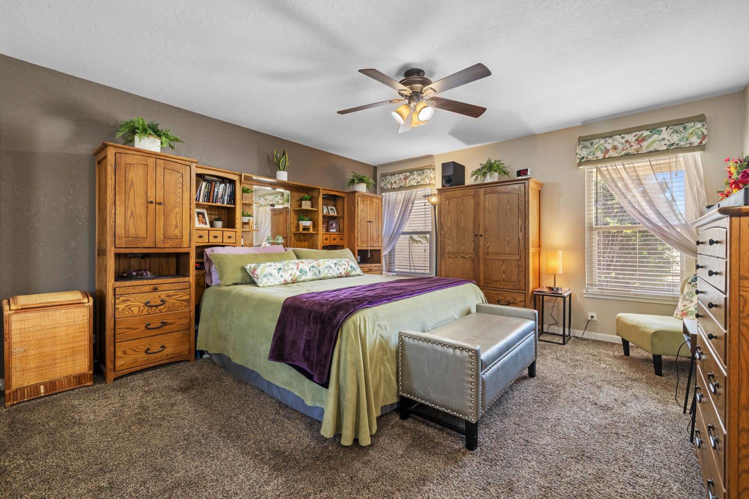 1137 Cedar Creek Dr #4, Modesto, CA 95355