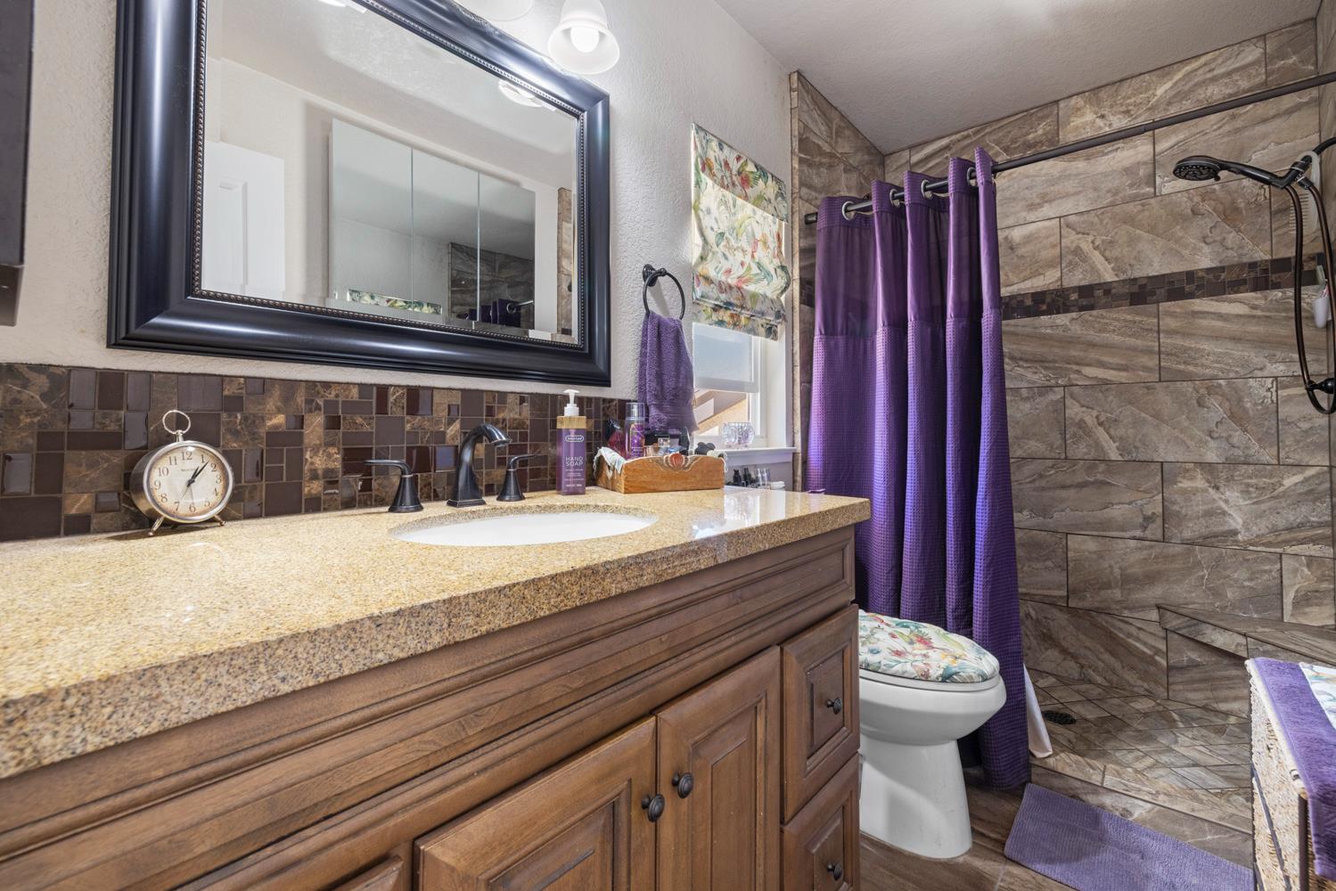 1137 Cedar Creek Dr #4, Modesto, CA 95355