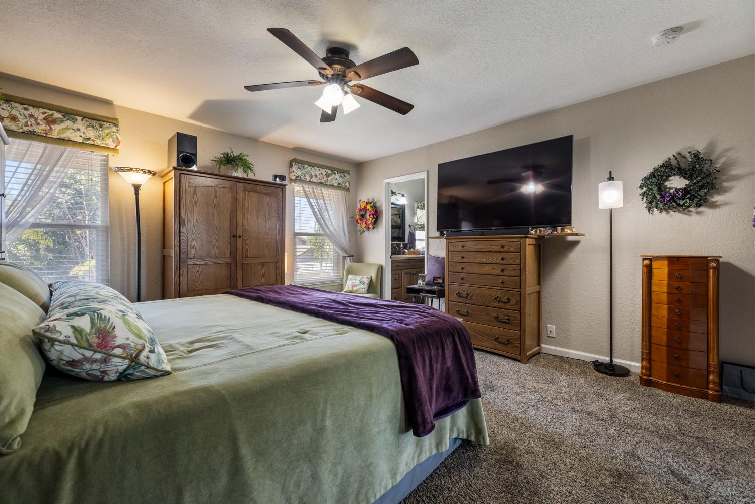 1137 Cedar Creek Dr #4, Modesto, CA 95355