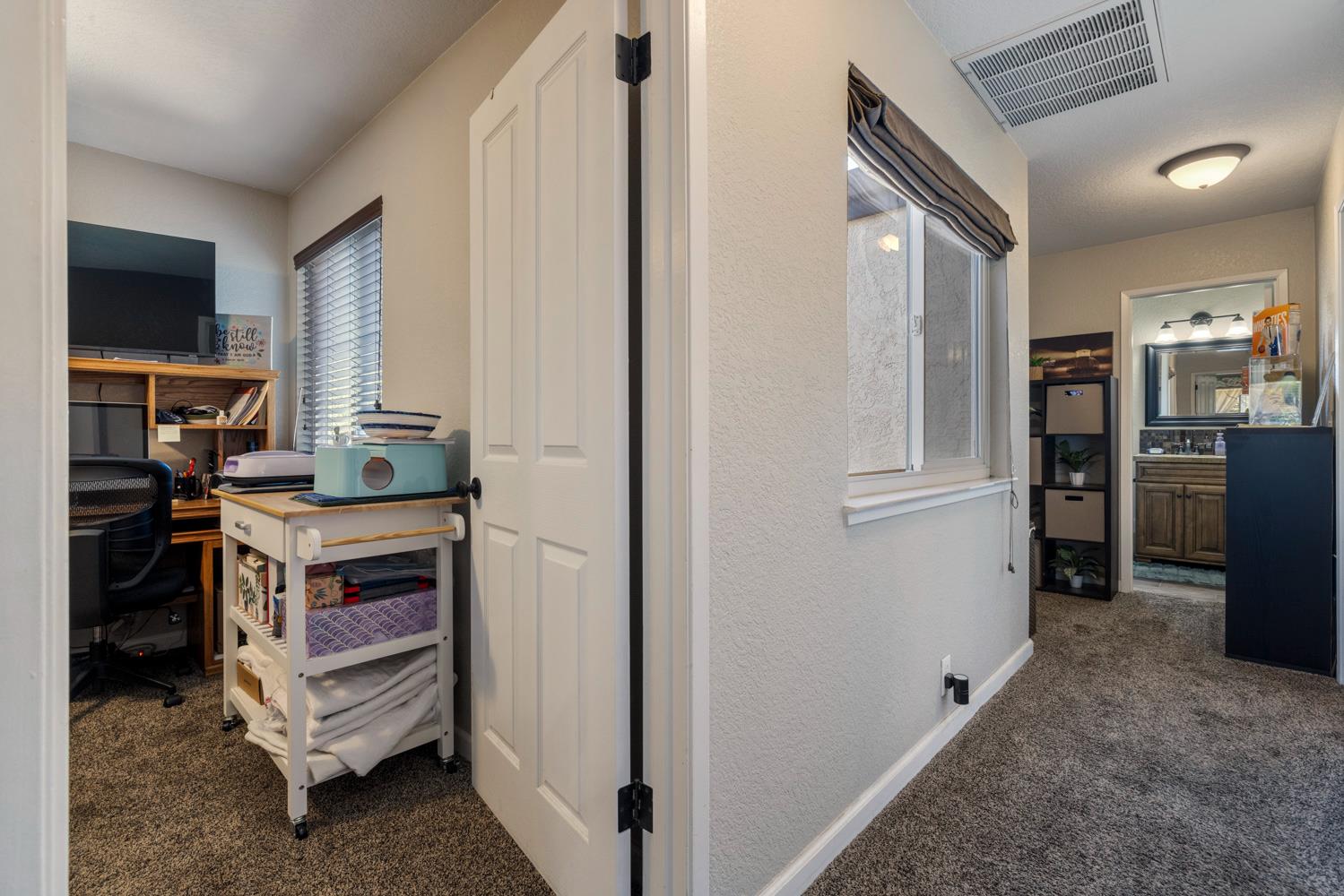 1137 Cedar Creek Dr #4, Modesto, CA 95355