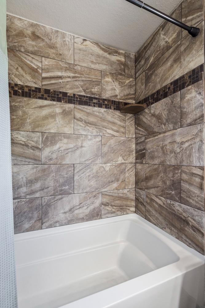 1137 Cedar Creek Dr #4, Modesto, CA 95355