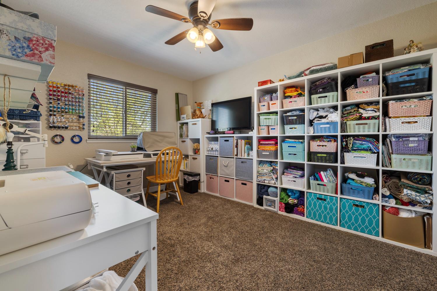 1137 Cedar Creek Dr #4, Modesto, CA 95355