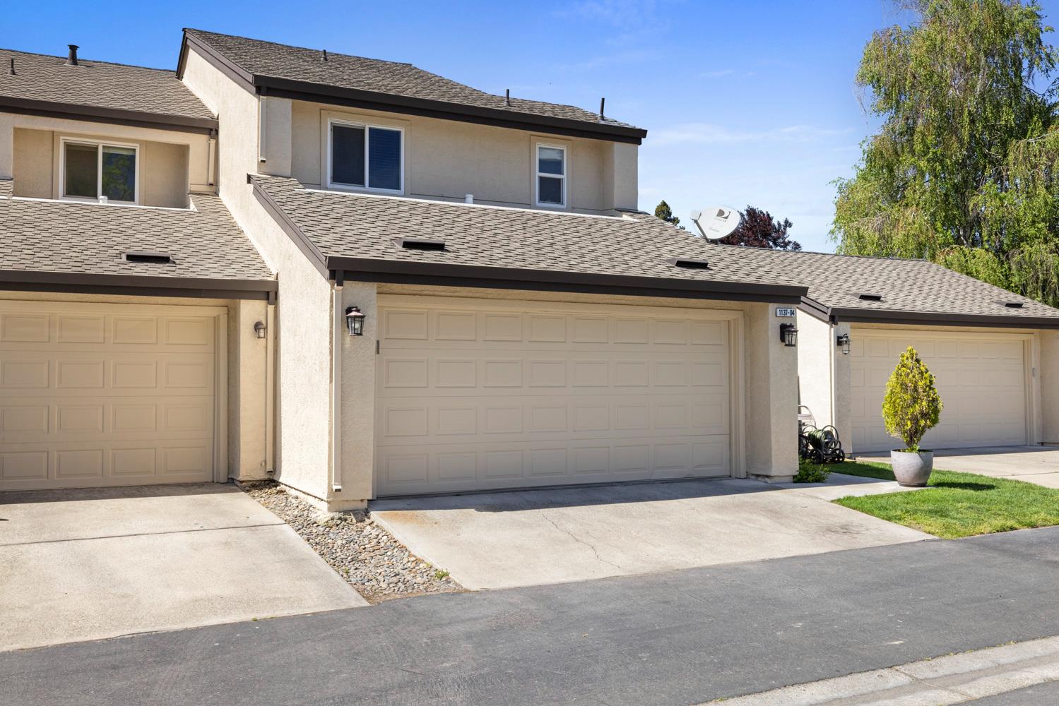 1137 Cedar Creek Dr #4, Modesto, CA 95355