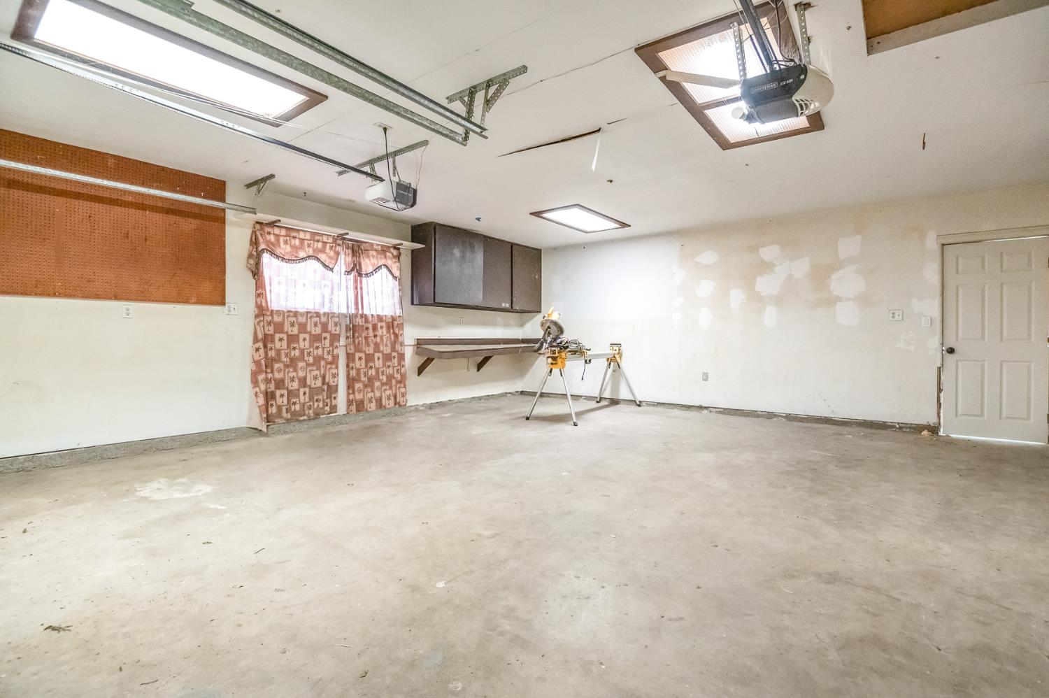 3654 Thompson Ave, Selma, CA 93662