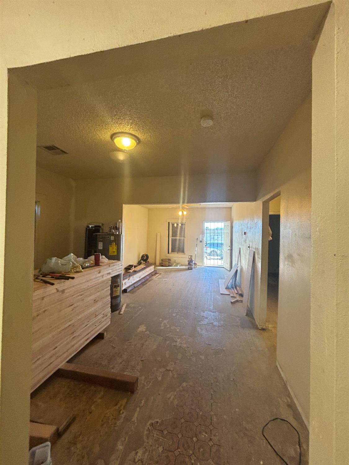 301 E Merced St, Avenal, CA 93204