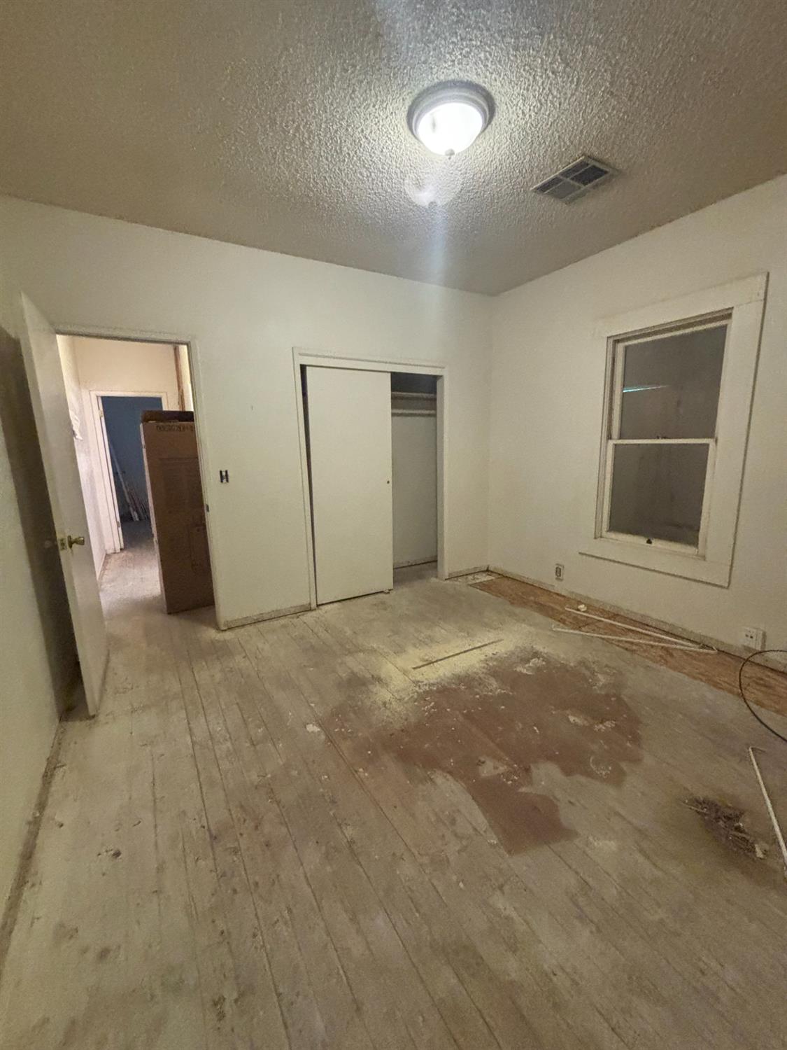 301 E Merced St, Avenal, CA 93204