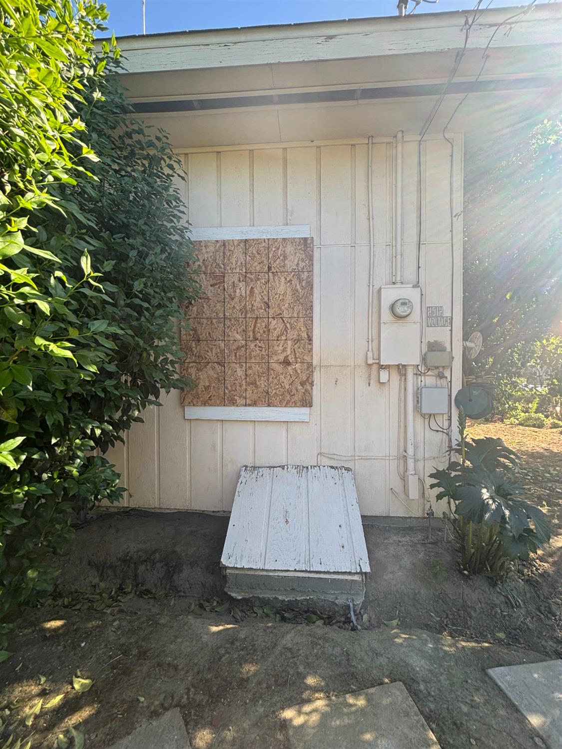 301 E Merced St, Avenal, CA 93204