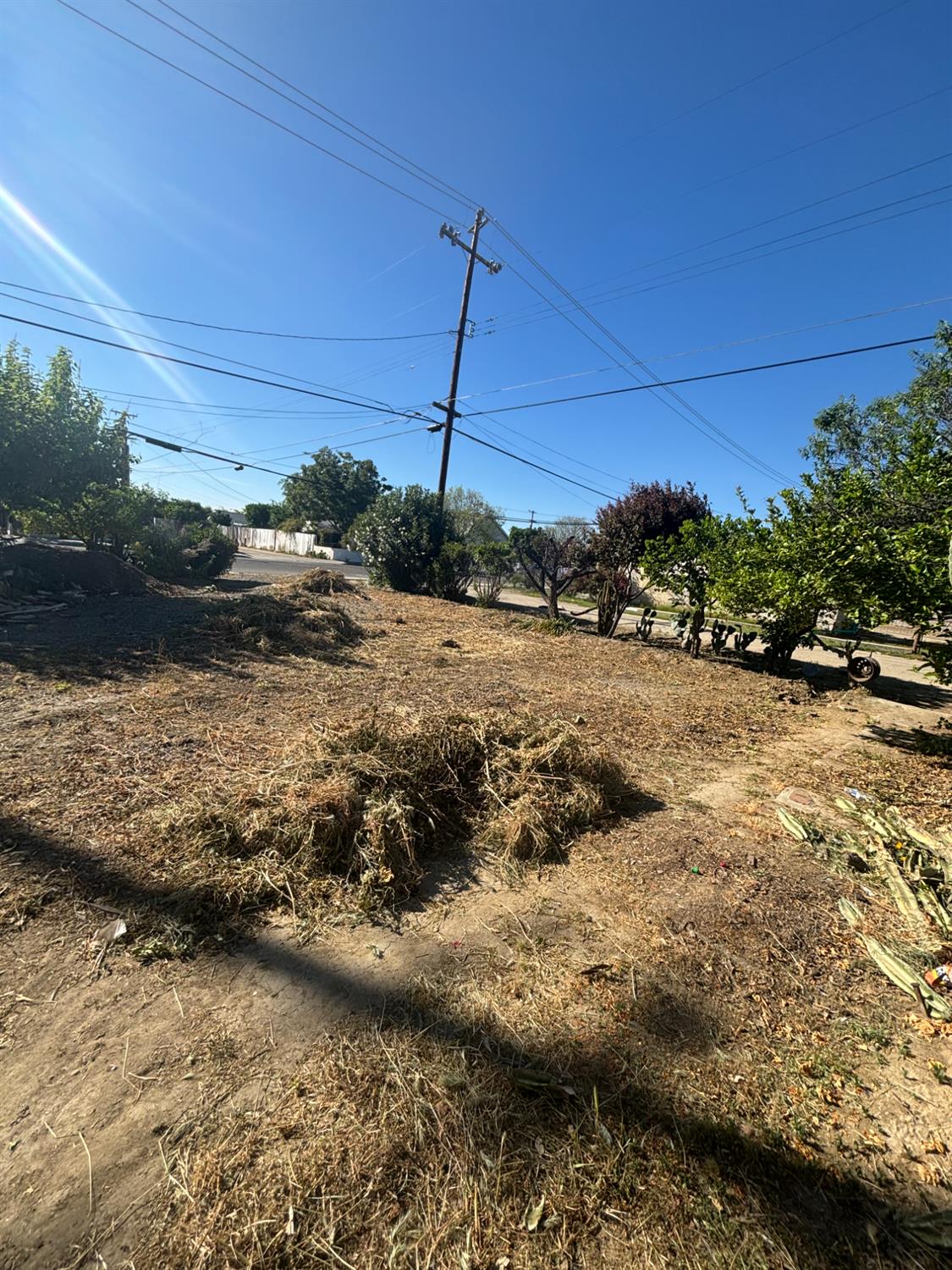 301 E Merced St, Avenal, CA 93204