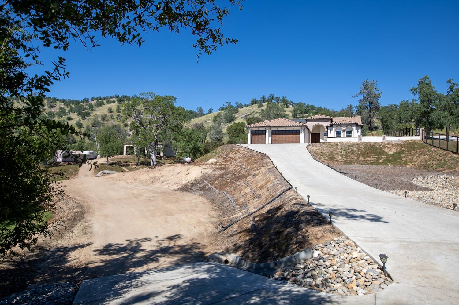 29200 Acorn Ct, Coarsegold, CA 93614