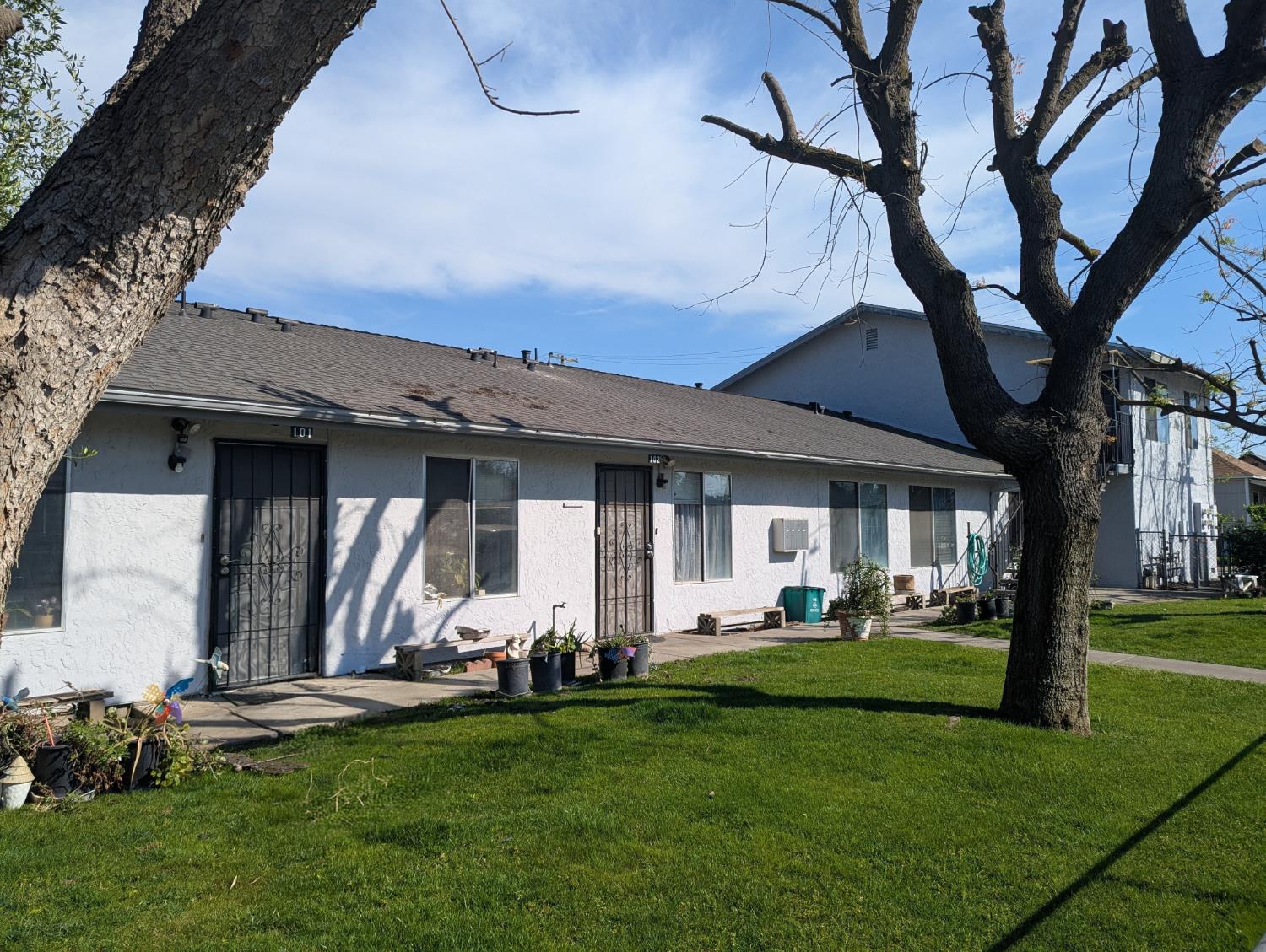 1210 Sanger Ave, Sanger, CA 93657