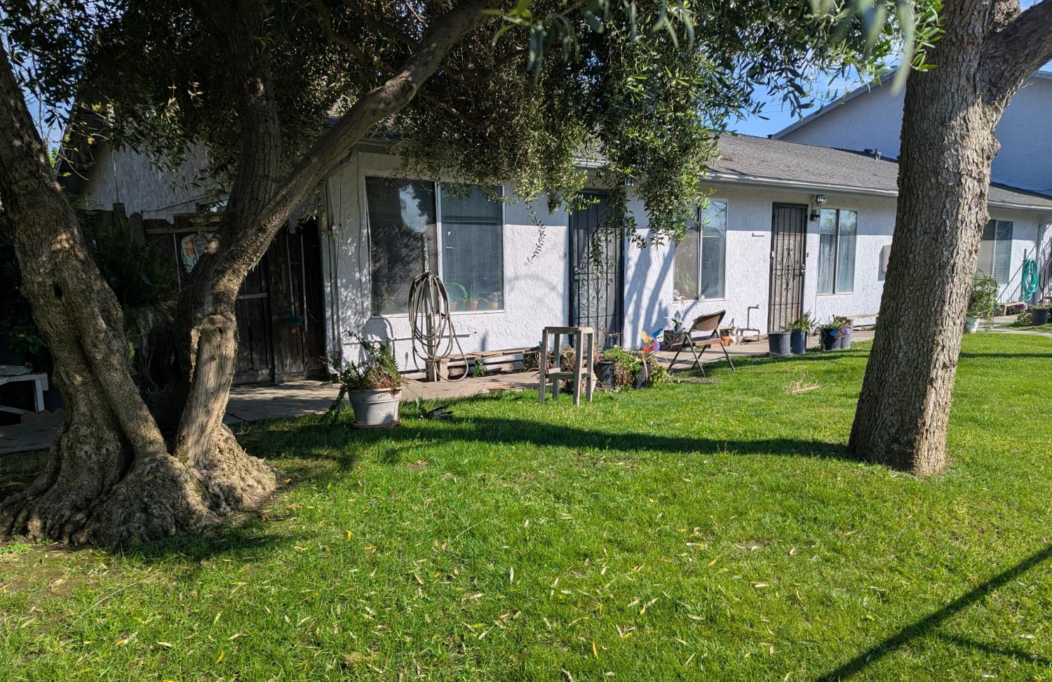 1210 Sanger Ave, Sanger, CA 93657