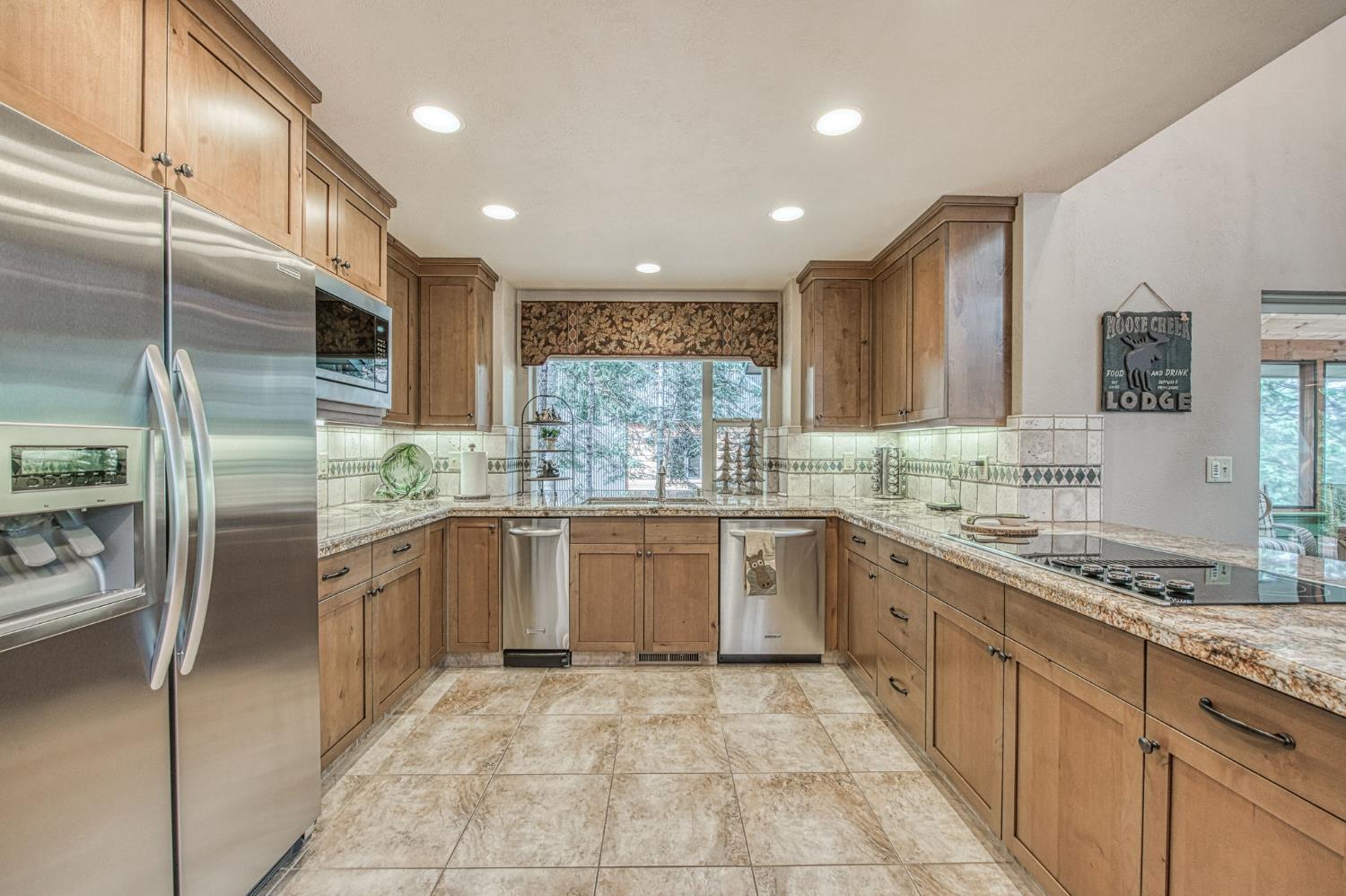 41977 Granite Ridge Rd, Shaver Lake, CA 93664