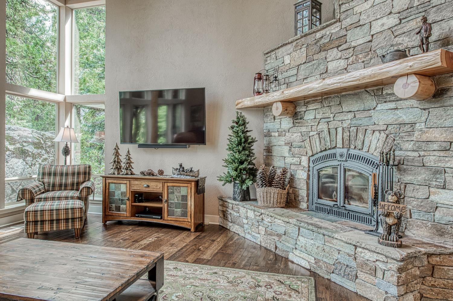 41977 Granite Ridge Rd, Shaver Lake, CA 93664