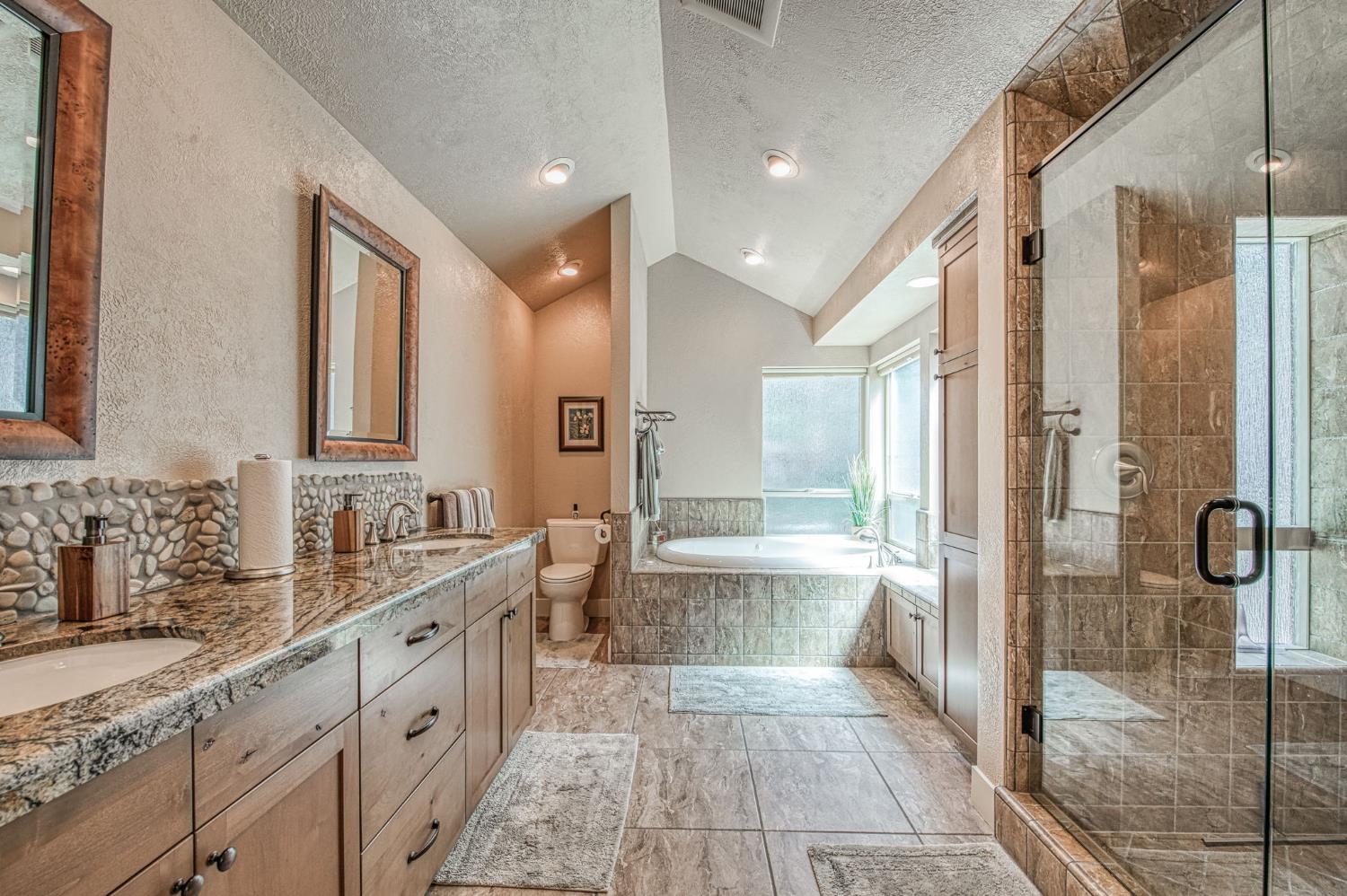 41977 Granite Ridge Rd, Shaver Lake, CA 93664