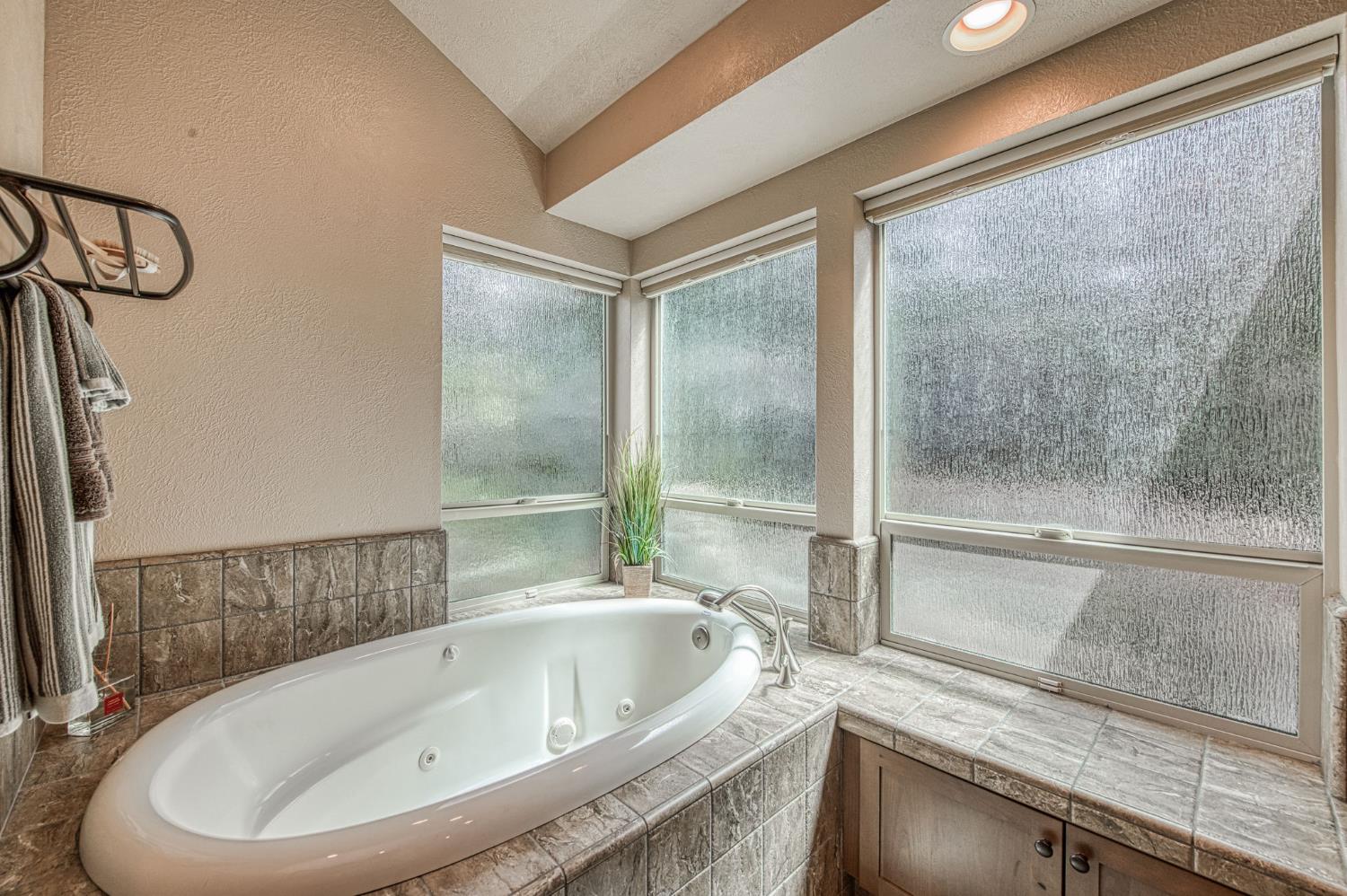 41977 Granite Ridge Rd, Shaver Lake, CA 93664