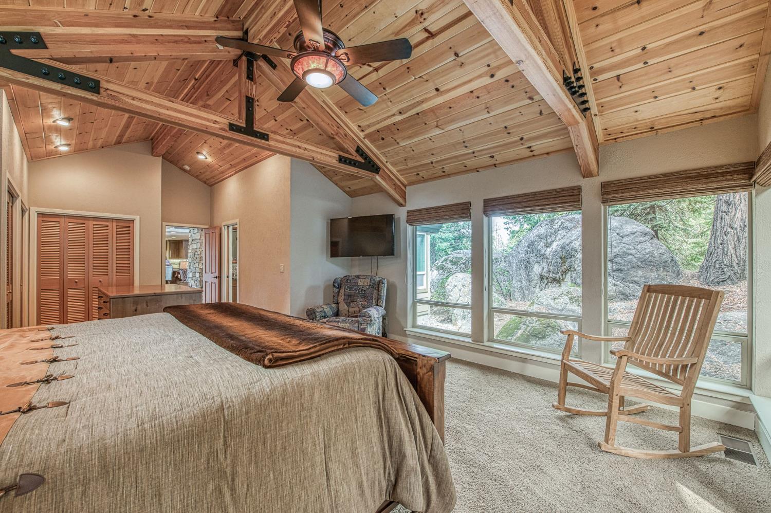 41977 Granite Ridge Rd, Shaver Lake, CA 93664