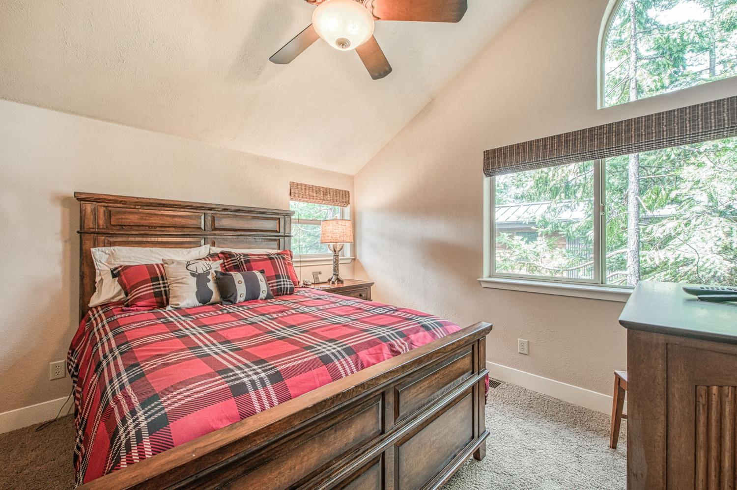 41977 Granite Ridge Rd, Shaver Lake, CA 93664