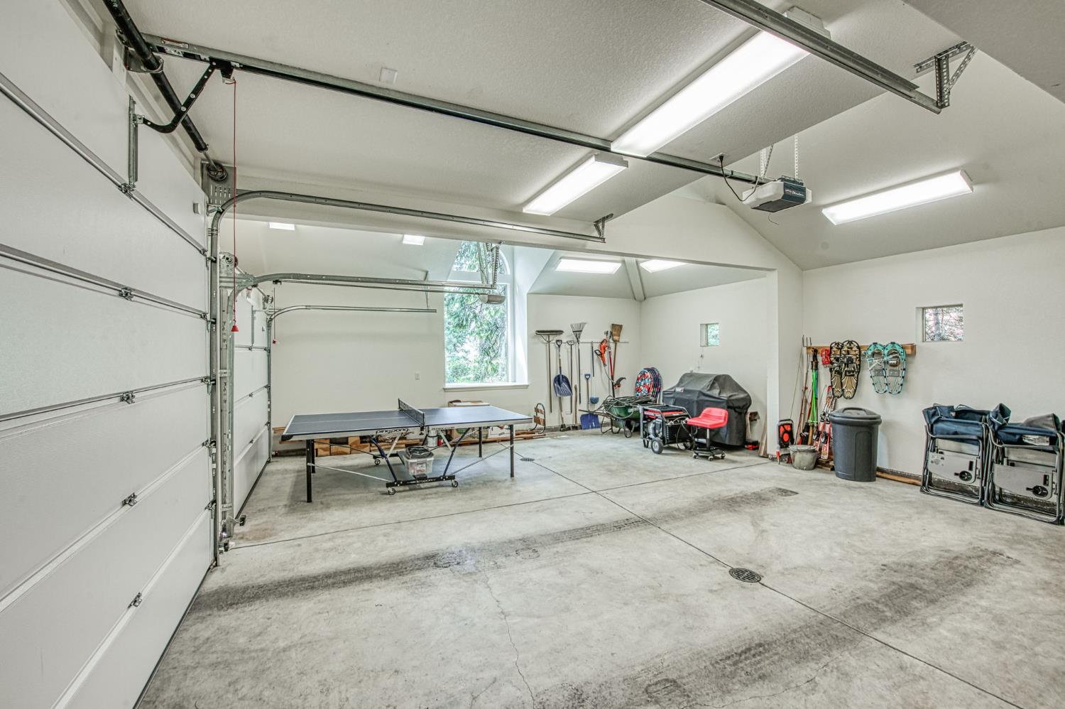 41977 Granite Ridge Rd, Shaver Lake, CA 93664