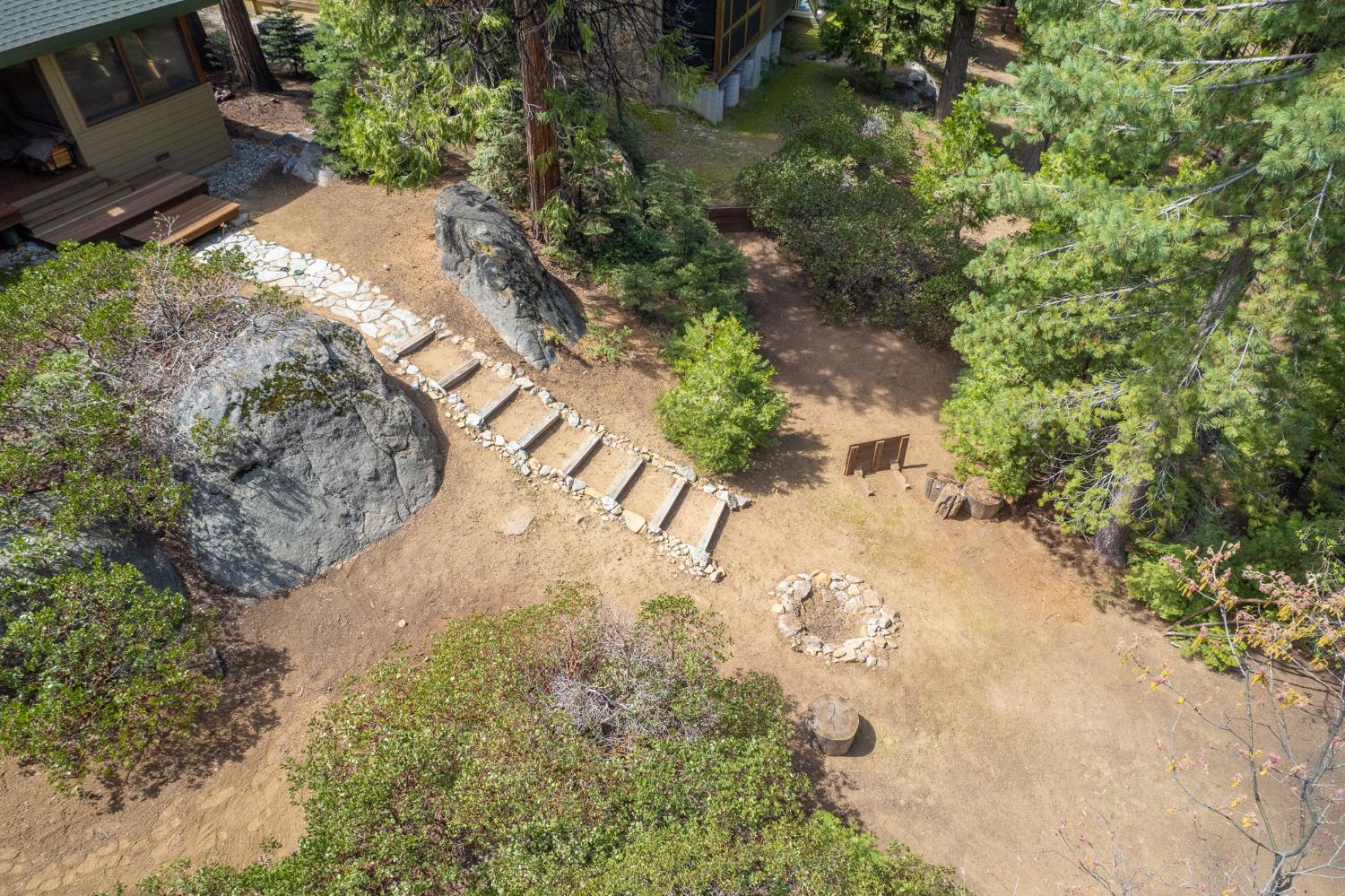 41977 Granite Ridge Rd, Shaver Lake, CA 93664