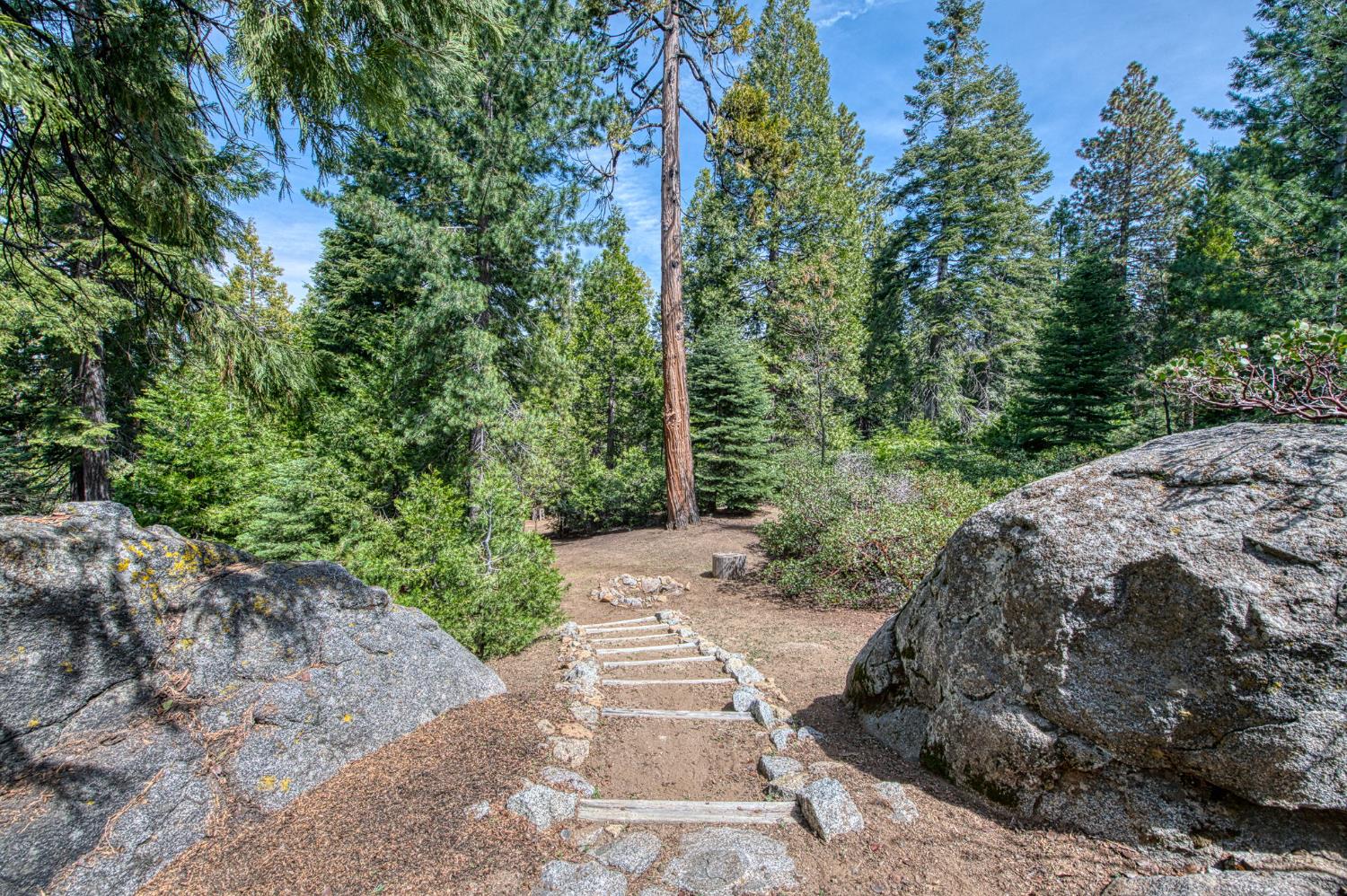 41977 Granite Ridge Rd, Shaver Lake, CA 93664
