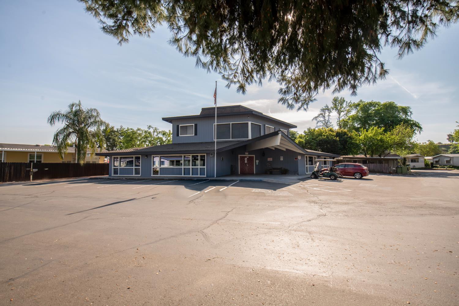 9360 N Blackstone #265, Fresno, CA 93720