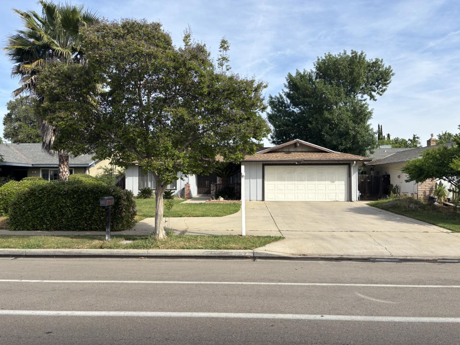 274 W Sierra Ave, Fresno, CA 93704