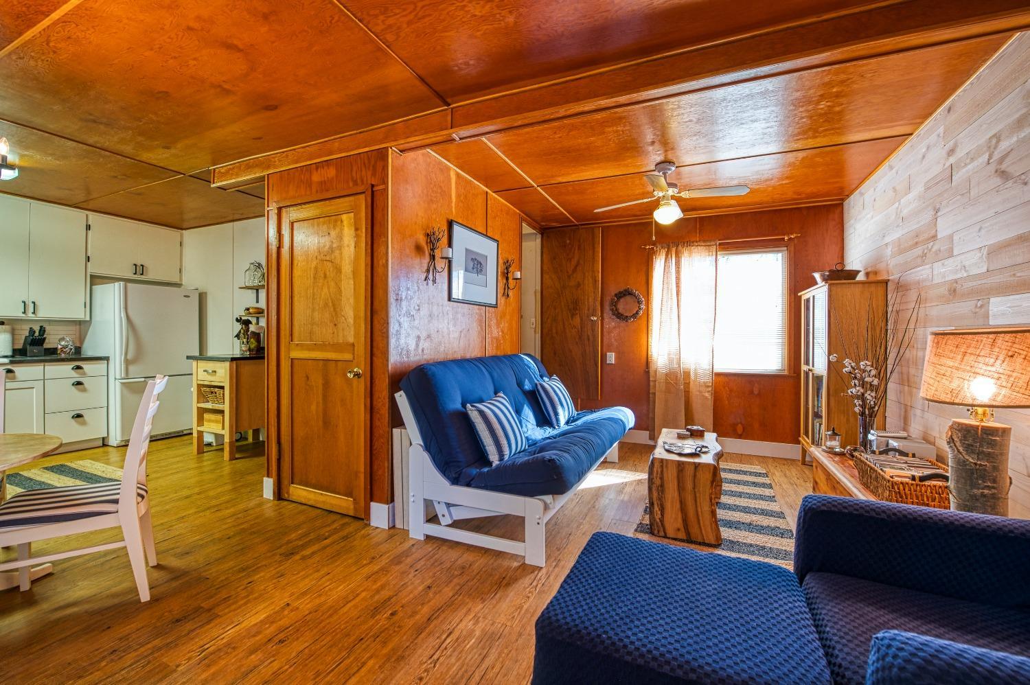 61347 Old Hunting Rd, Huntington Lake, CA 93634