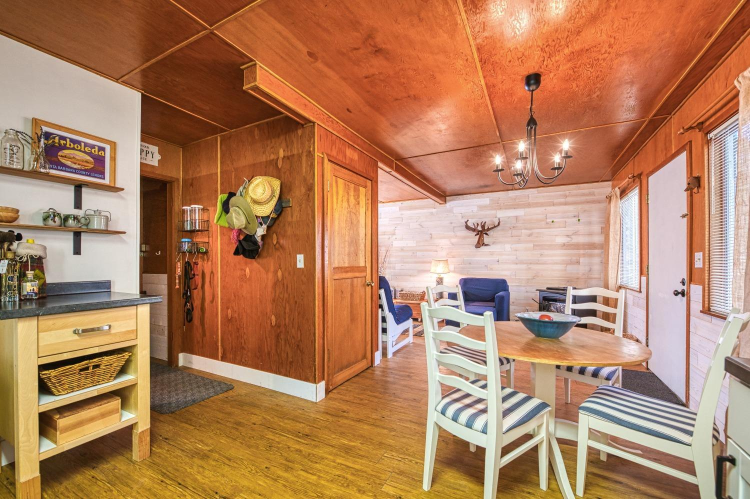 61347 Old Hunting Rd, Huntington Lake, CA 93634