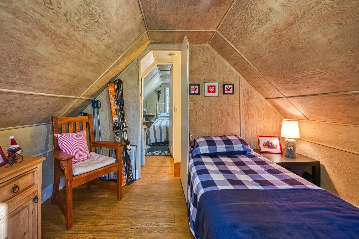 61347 Old Hunting Rd, Huntington Lake, CA 93634