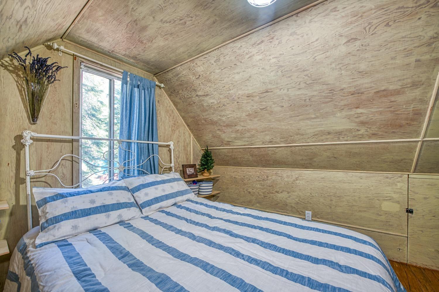 61347 Old Hunting Rd, Huntington Lake, CA 93634