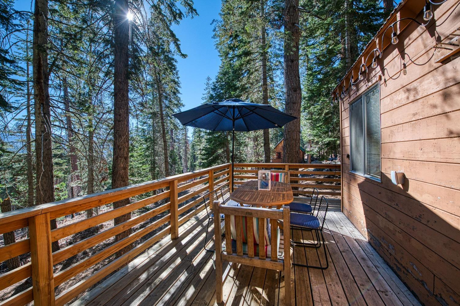 61347 Old Hunting Rd, Huntington Lake, CA 93634