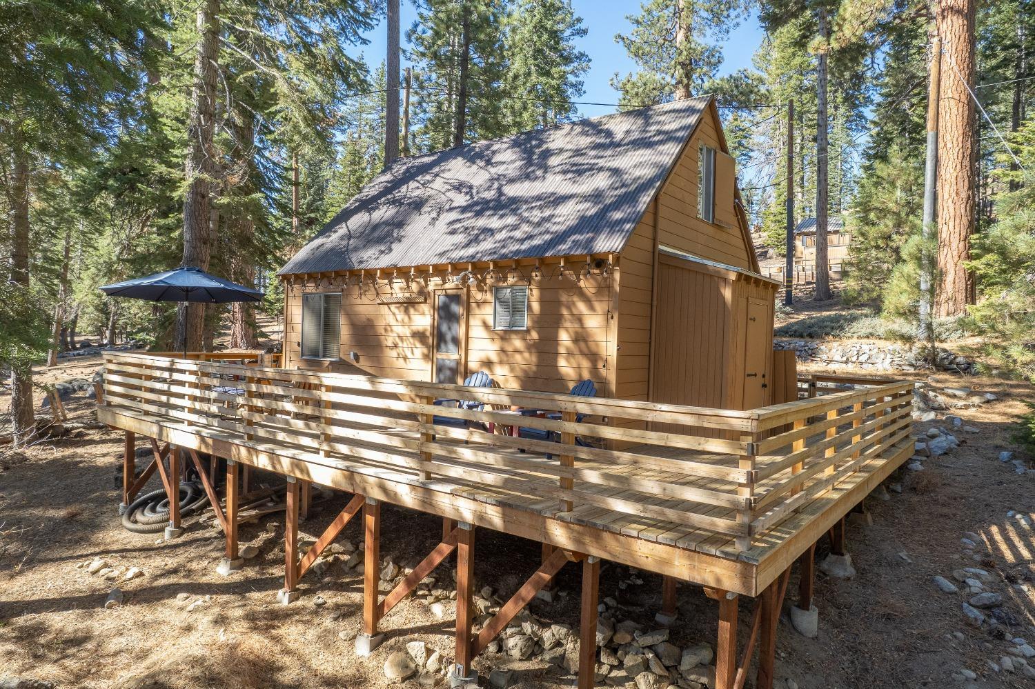 61347 Old Hunting Rd, Huntington Lake, CA 93634