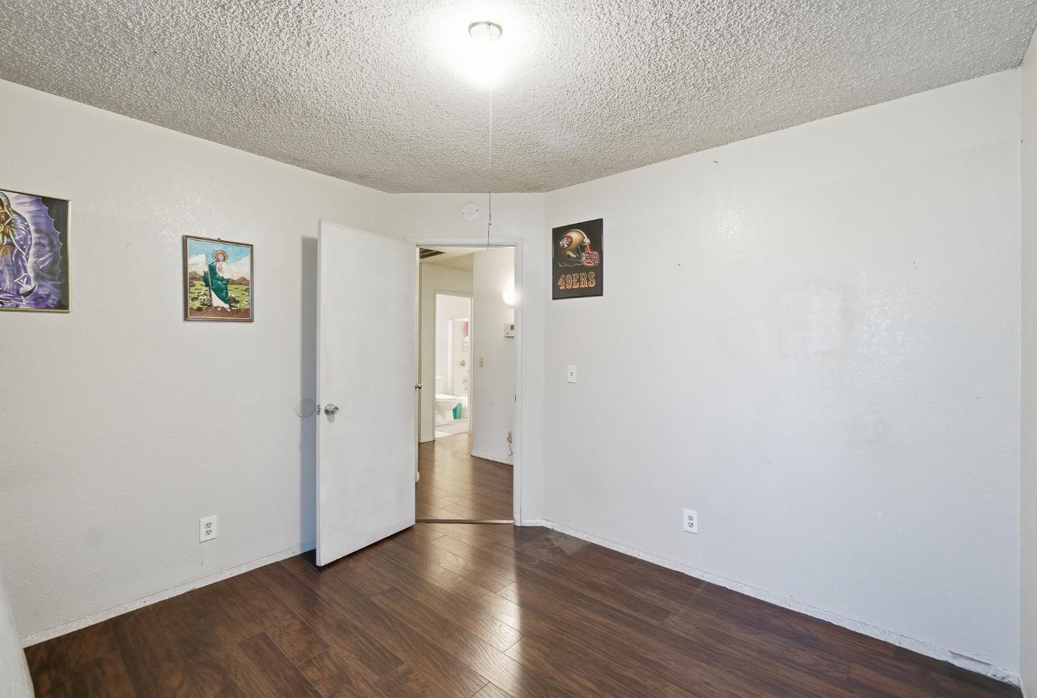 2580 N Knoll Ave, Fresno, CA 93722