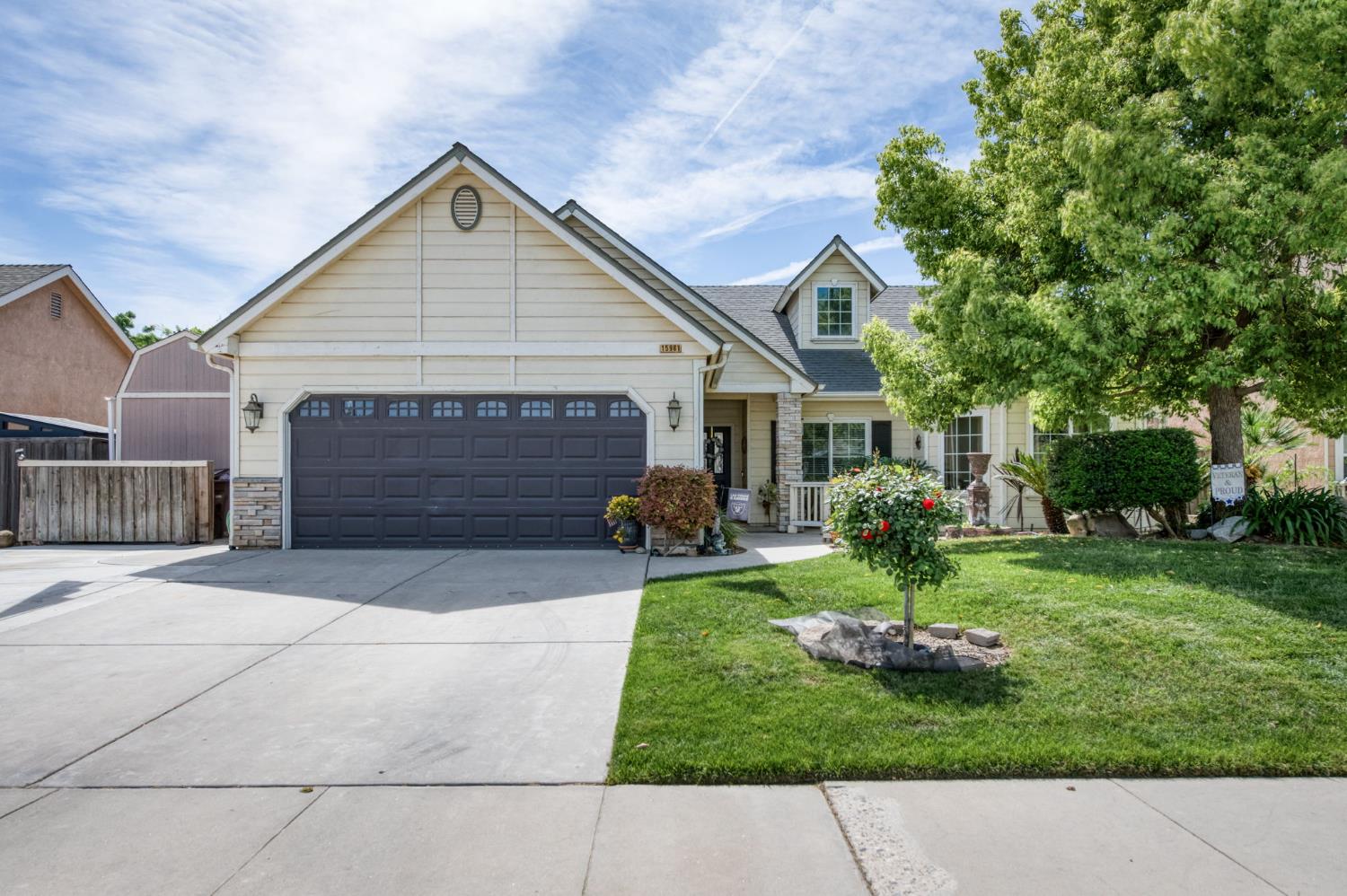 15961 W B St, Kerman, CA 93630