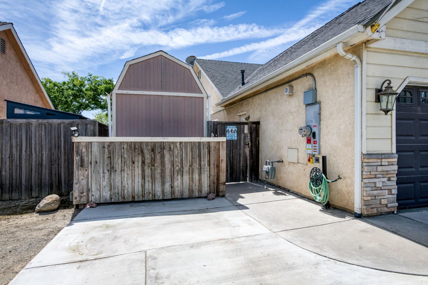 15961 W B St, Kerman, CA 93630