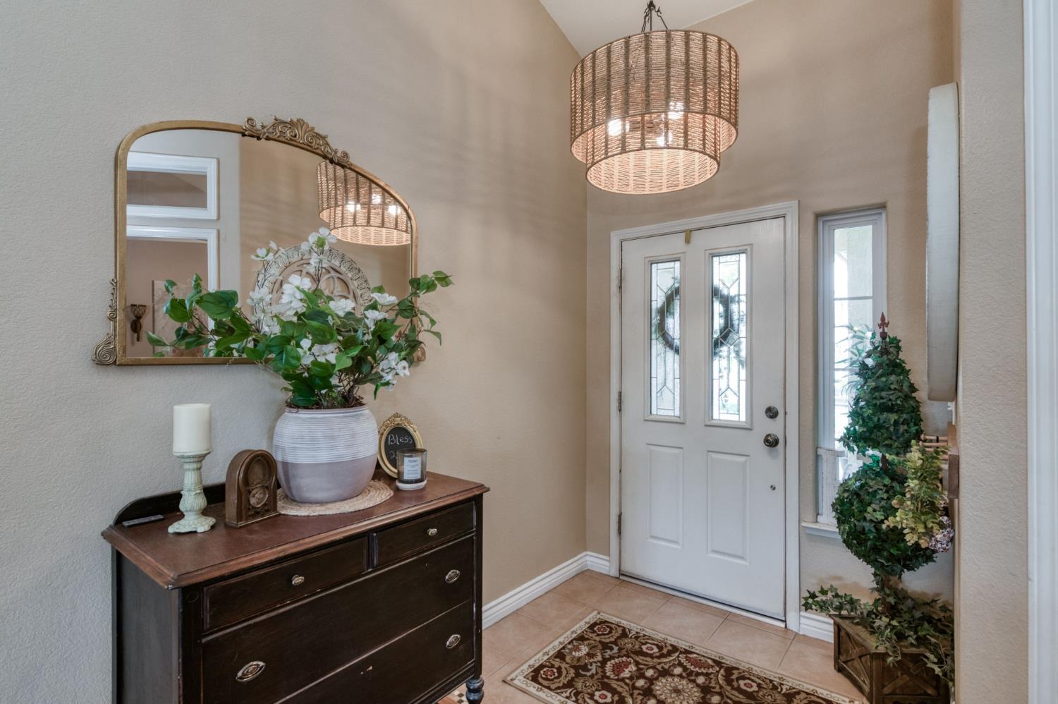 15961 W B St, Kerman, CA 93630