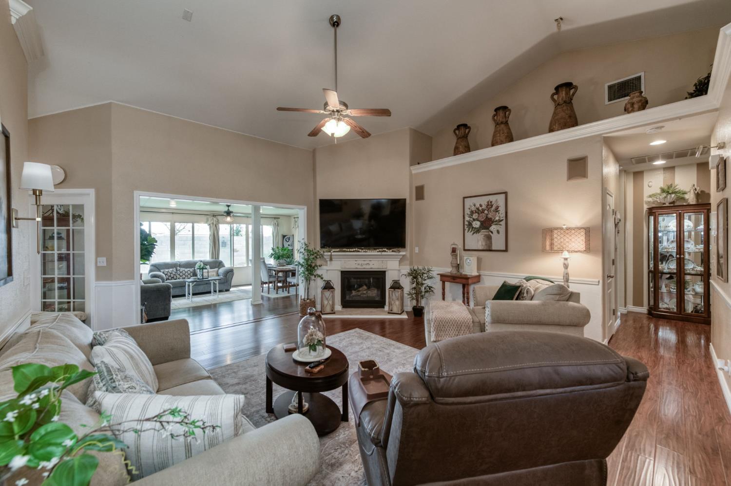 15961 W B St, Kerman, CA 93630