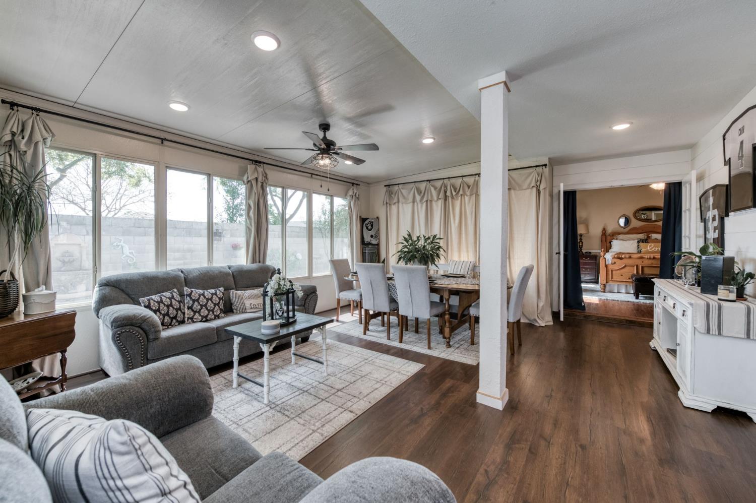 15961 W B St, Kerman, CA 93630