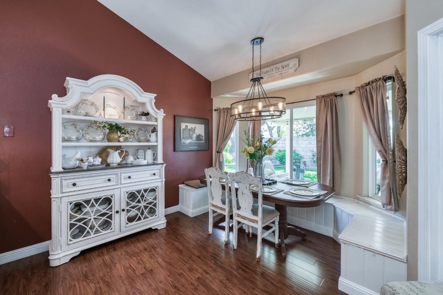 15961 W B St, Kerman, CA 93630