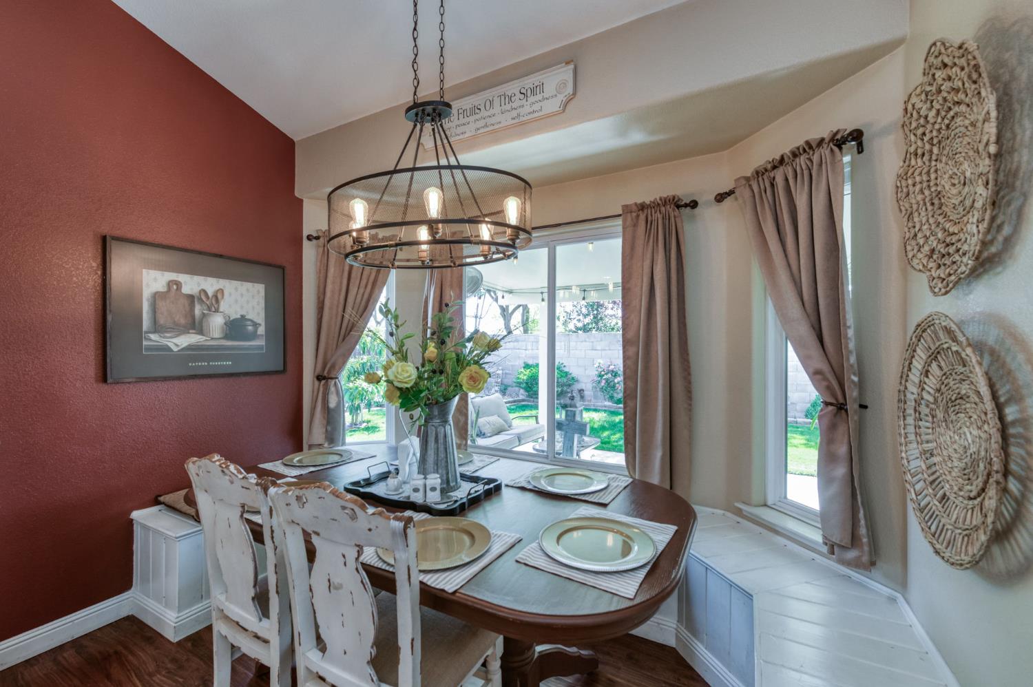 15961 W B St, Kerman, CA 93630