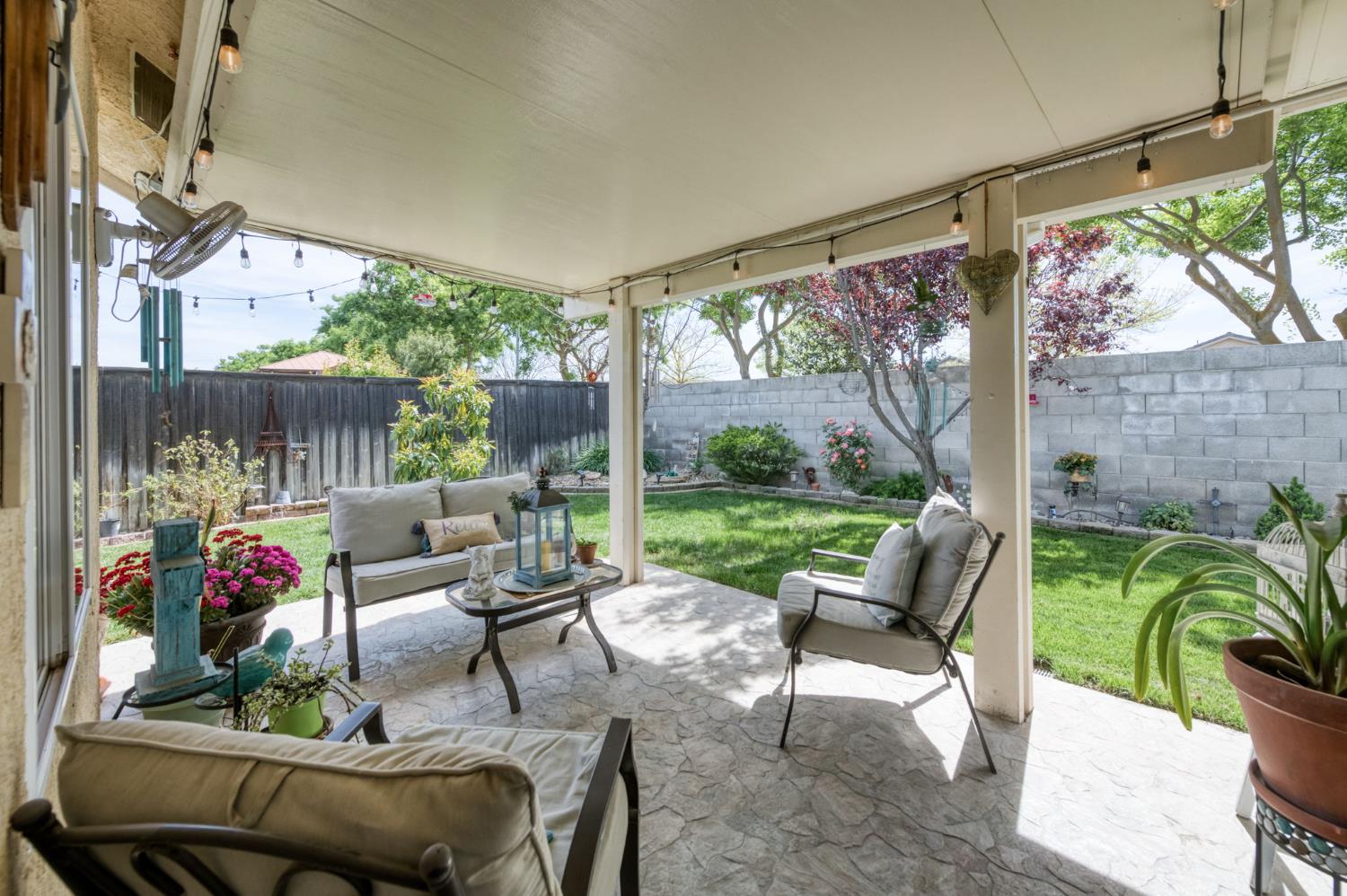 15961 W B St, Kerman, CA 93630