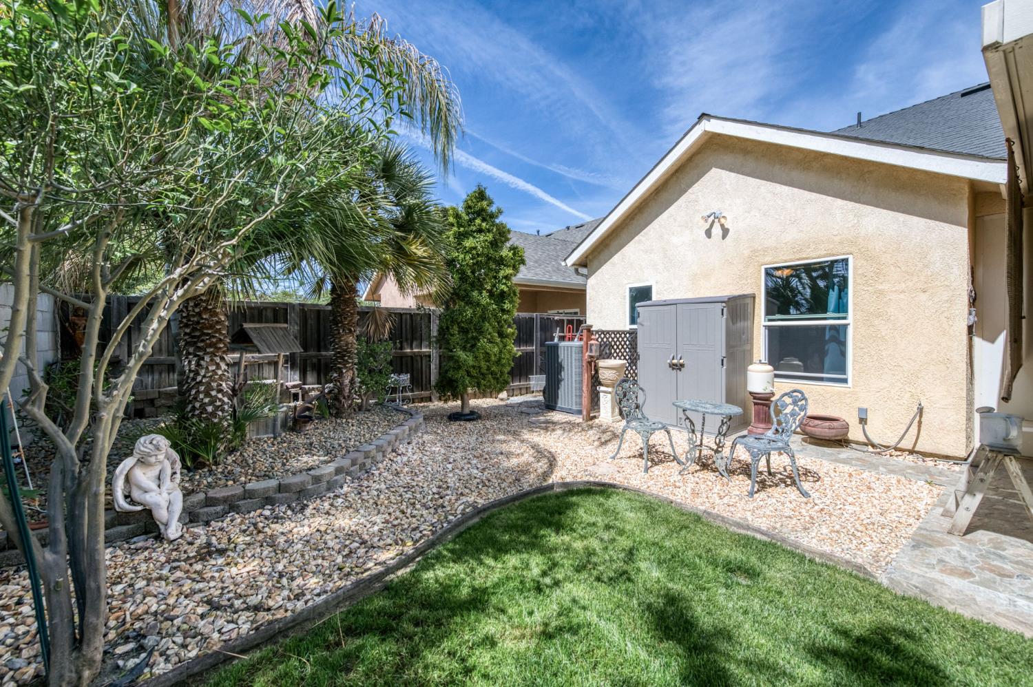 15961 W B St, Kerman, CA 93630