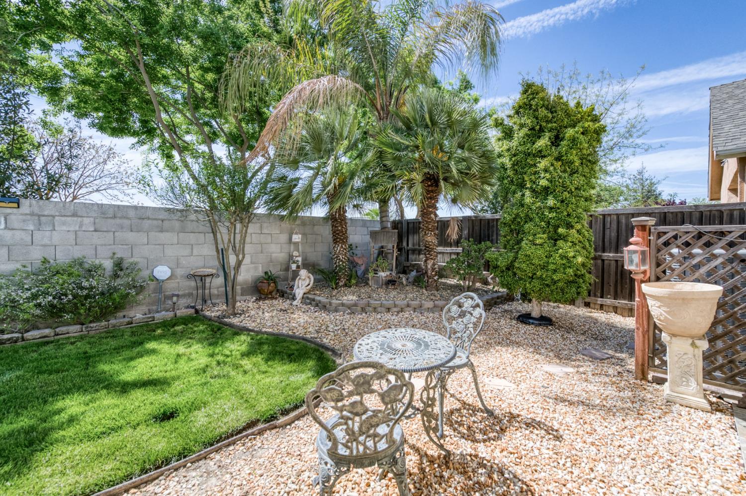 15961 W B St, Kerman, CA 93630