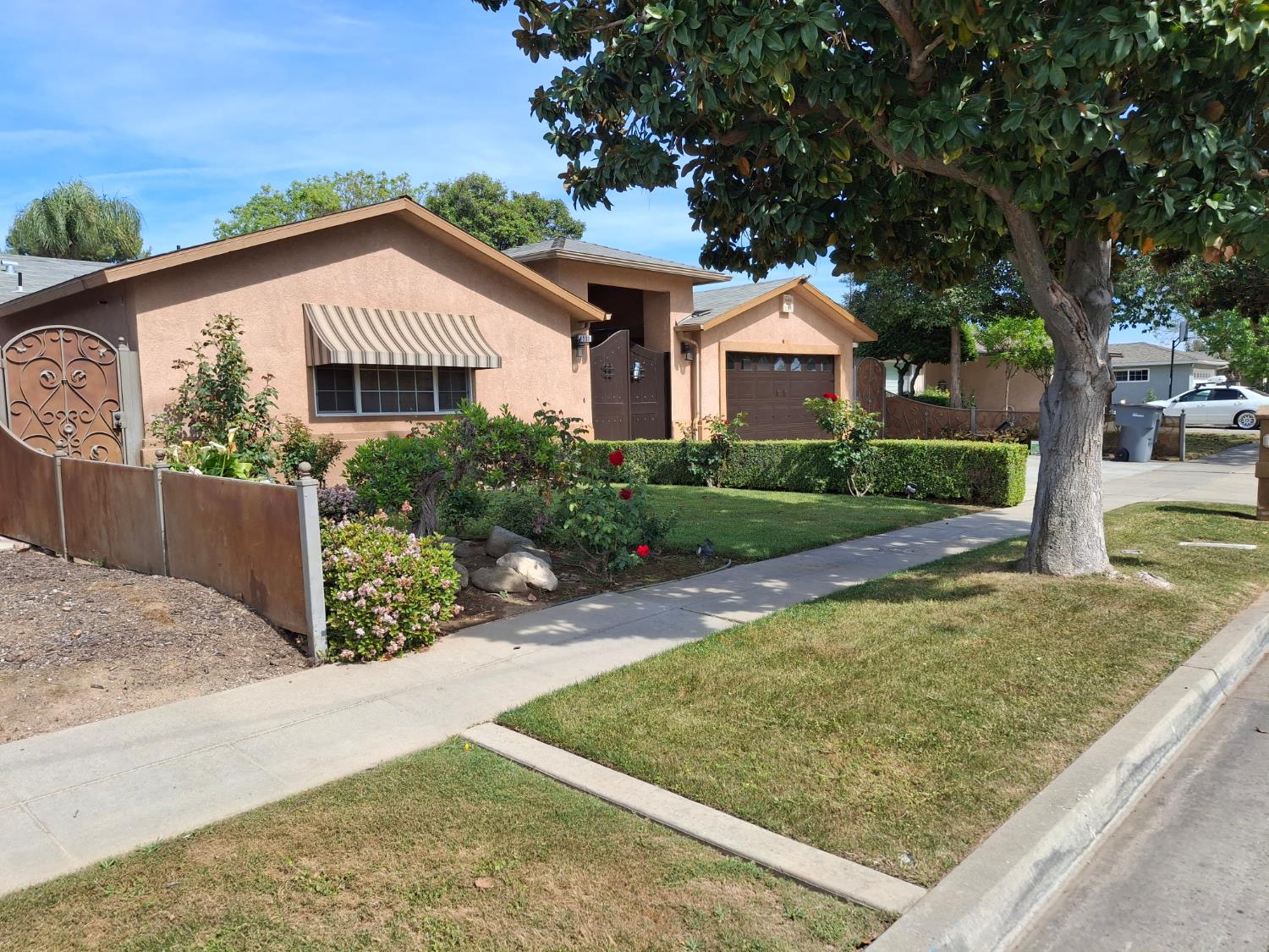 4550 N Holt Ave, Fresno, CA 93705