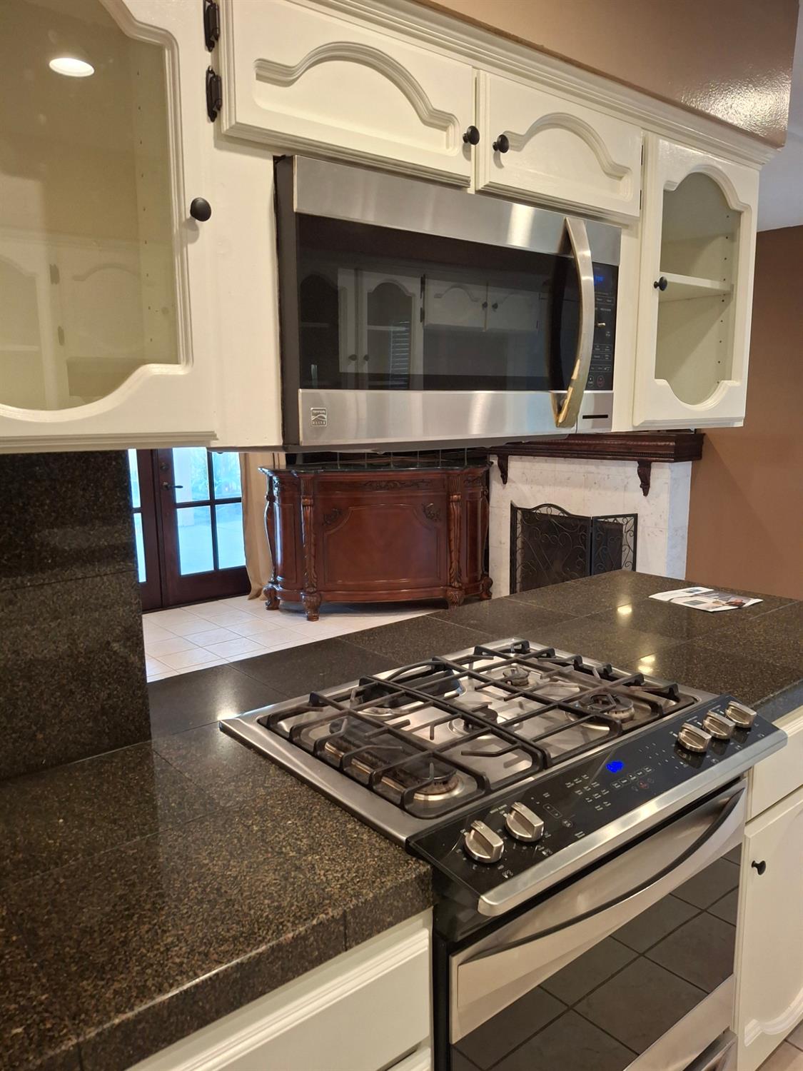 4550 N Holt Ave, Fresno, CA 93705