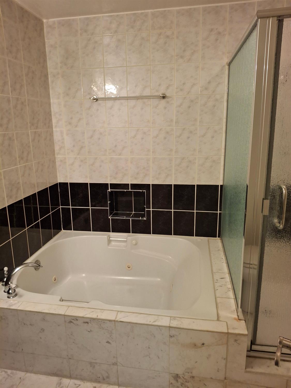 4550 N Holt Ave, Fresno, CA 93705