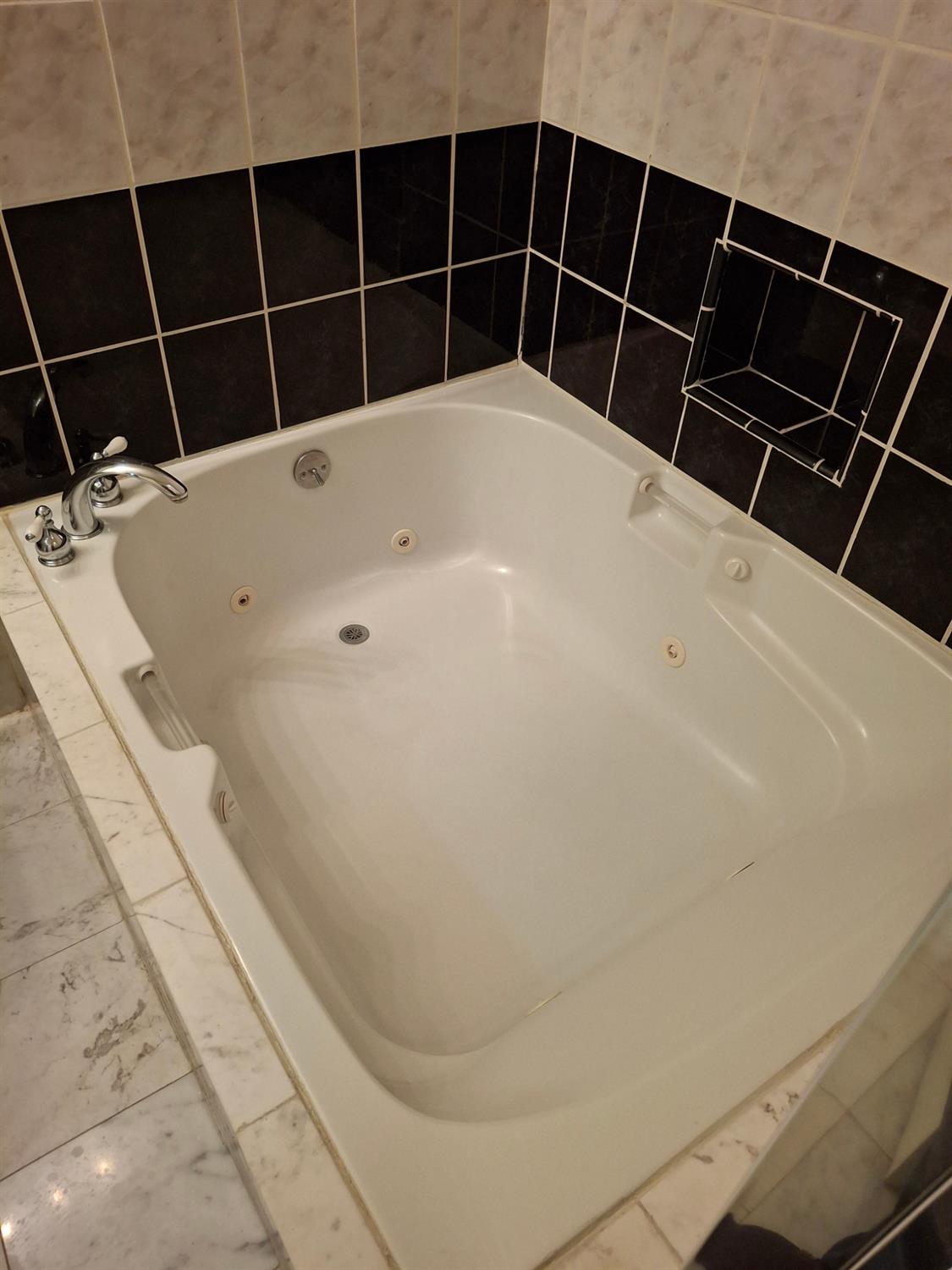 4550 N Holt Ave, Fresno, CA 93705