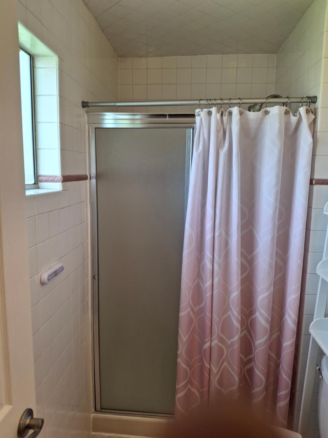 4550 N Holt Ave, Fresno, CA 93705