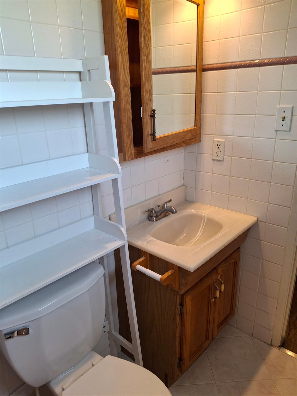 4550 N Holt Ave, Fresno, CA 93705